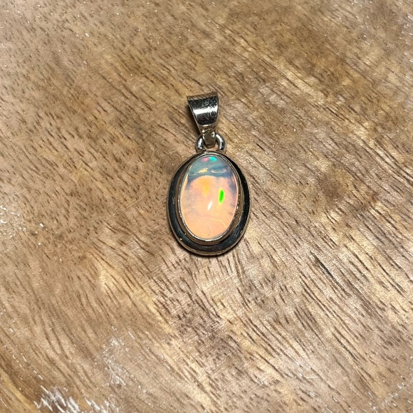Natural Ethiopian Opal 925 Sterling Silver Pendant - Picture 4 of 15